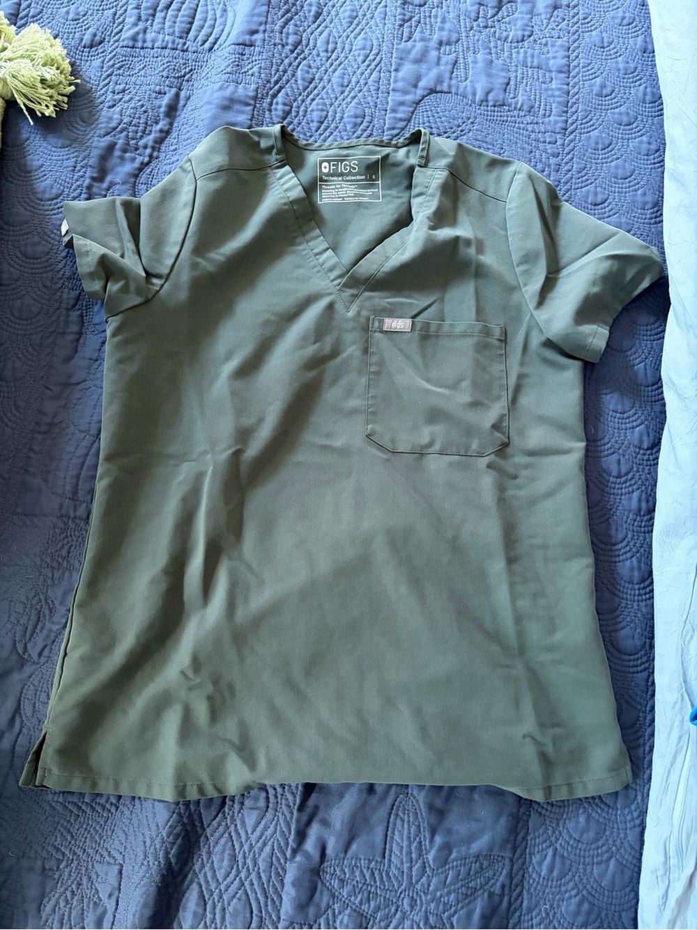 Figs Women’s Olive Green Scrub Set